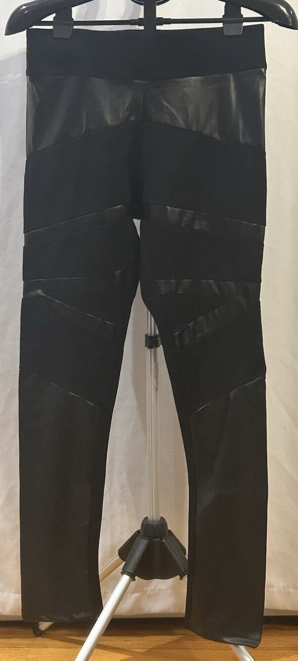 NWT MeMoi Black Mixed Fabric Slimming Leggings Women's size M/L